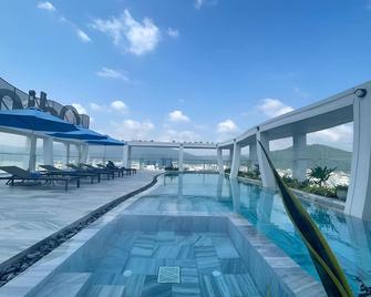 Odin Hotel Quy Nhon - Qui Nhon - Pool