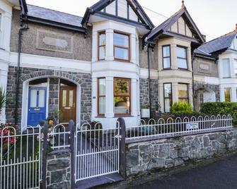 Carlyn - Caernarfon - Toà nhà