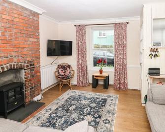 Quarry Cottage - Falmouth - Living room