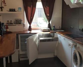 Klimatisiertes Ferienhaus am Bauleuteweg 25 - Heilbronn - Bucătărie