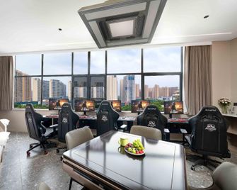 Suizhou Planet Concept Esports Hotel (Cultural Park North Road Branch) - Suizhou - Slaapkamer
