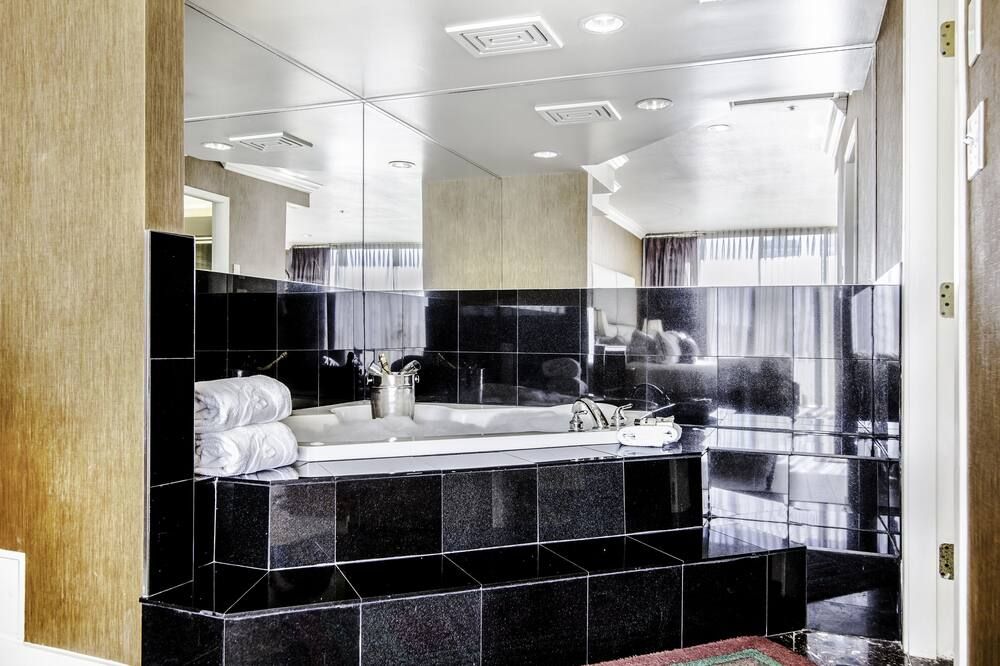 Executive Suites Hotel & Conference Center, Metro Vancouver - Burnaby - Baño