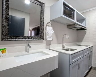 Inn On 66 - 旗桿市