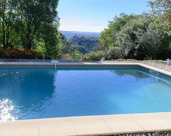Gîte Capucine - Largentière - Piscina