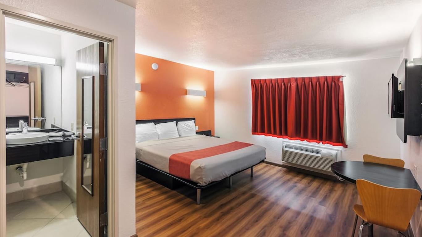 Motel 6 North Richland Hills, TX