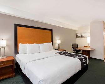La Quinta Inn by Wyndham Everett - Everett - Bedroom