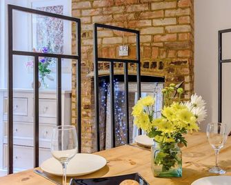 Anchor Cottage - Whitstable - Dining room