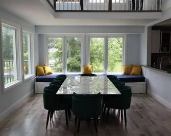 7BR 3WC on its own peninsula. Huge space inside and outside. Modern and stylish - Marmora - Dining room