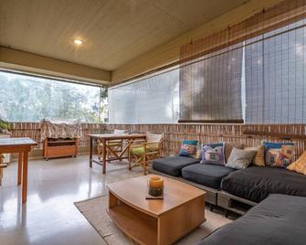 3brm Flat In Chalandri - Near Metro By Μρs - Chalandri - Living room