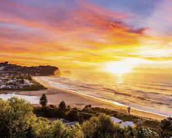 Viewpoint - Gosford Panorama Water & Stadium Views - Gosford
