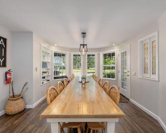 Five-Bedroom House - Leavenworth - Dining room