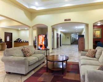 Days Inn by Wyndham San Antonio at Palo Alto - San Antonio - Lobby