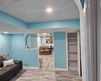 Blue Ocean Family vacation Luxury Suite - Halifax - Living room