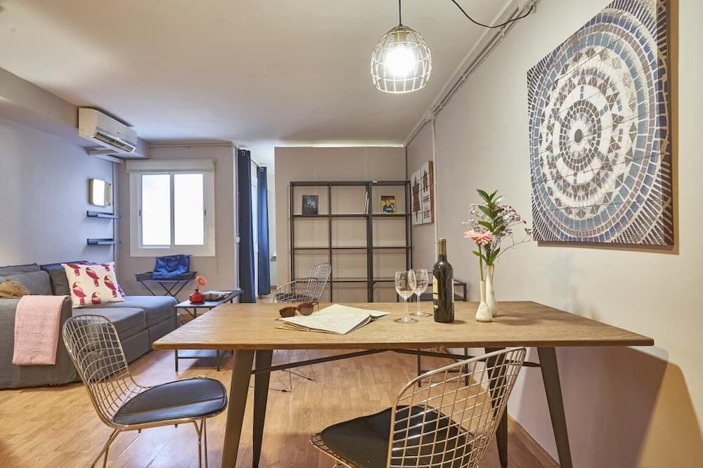 بيبارسيلونر سانت أندريو أبارتمنتس - برشلونة - غرفة طعام