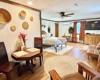Cozy 1-bedroom apartment with AC, WiFi in enjoyable Harrison - Harrison - Bedroom