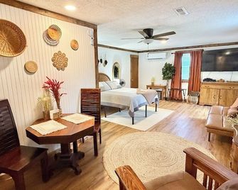 Cozy 1-bedroom apartment with AC, WiFi in enjoyable Harrison - Harrison - Bedroom