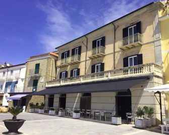 Residenza D'Epoca 1861 - Castellabate - Edifício