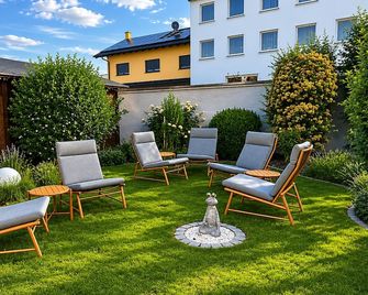 Das Reinisch Hotel - near Vienna Airport - Schwechat - Patio