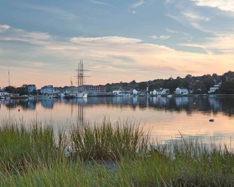 Luke's Landing - Westport - Outdoors view