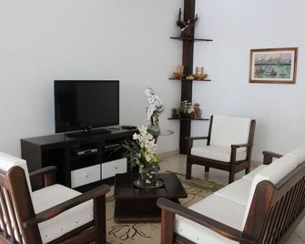 Hotel Pousada da Néia - Cananéia - Wohnzimmer