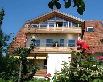 Hotel Sonnenstube Hagnau - Hagnau am Bodensee - Budova