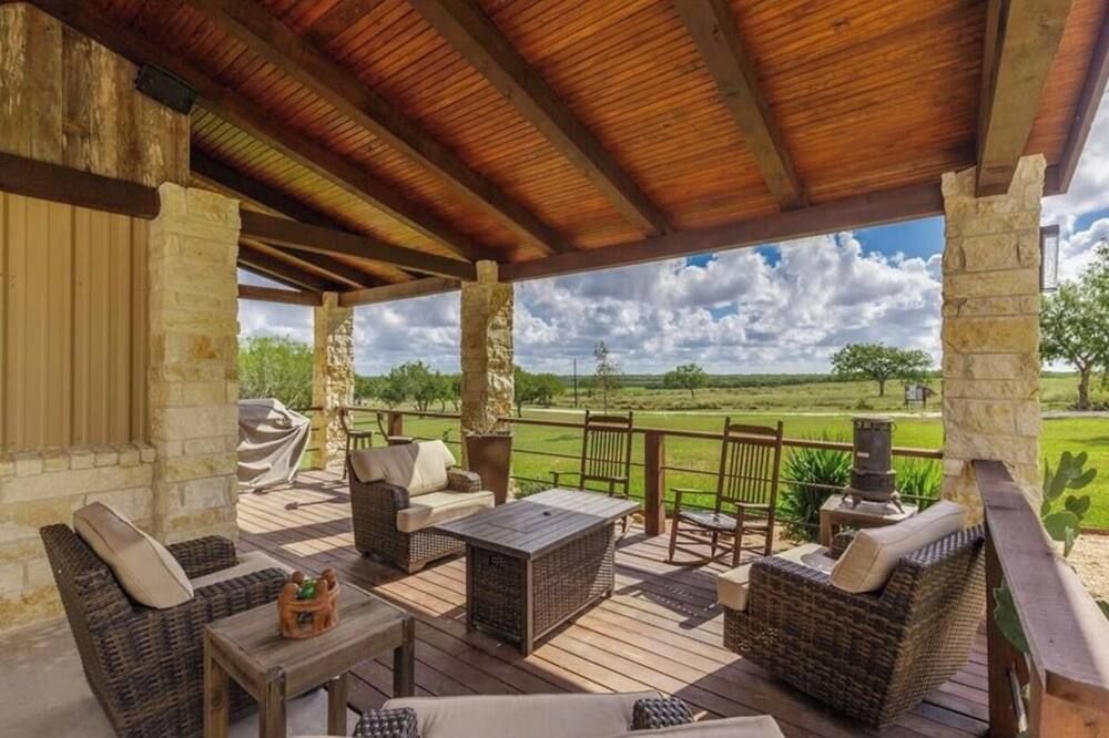 Beautiful Home for a traveling professional or a simple getaway! - Robstown - Balcón