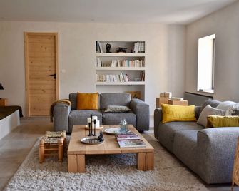 La Tanière Family House Drôme Provençale - Dieulefit - Sala de estar