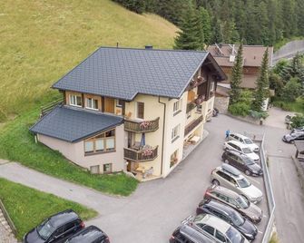 Apartment with 2 bedrooms and infrared cabin - Pension-Appartements - Heiligenblut - Building
