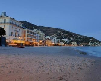 Hotel Lido - Alassio - Plage