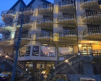 Hotel Marea Neagra - Sinaia - Edificio