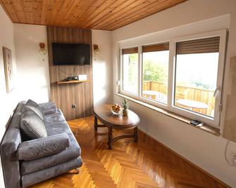 Holiday Home Liberg with Hot tub and Sauna - Brežice - Wohnzimmer