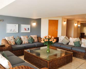 1104 The Bermudas - by Stay in Umhlanga - Umhlanga - Vardagsrum