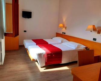 Hotel La Ruota - Morbegno - Bedroom