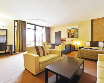Protea Hotel by Marriott Kampala - Kampala - Living room