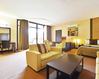 Protea Hotel by Marriott Kampala - Kampala - Sala de estar