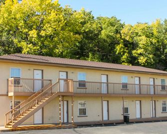 Budget Host Golden Wheat Motel - Junction City - Edifício
