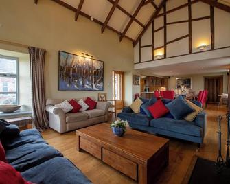 Quarryfield, Pet Friendly, With Hot Tub In Inverness - Inverness - Sala de estar