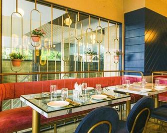 Fabhotel Sahar Garden - Mumbai - Restaurant