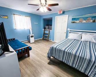 Sanctuary by the Shore | Unique Stay by Lake MI - Benton Harbor - Bedroom