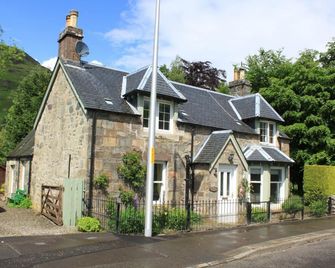 Glenalbyn Cottage - St Fillans - Building