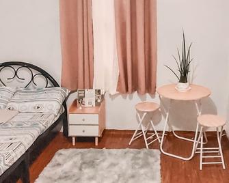 Malunggay Apartments - Mariveles - Camera da letto