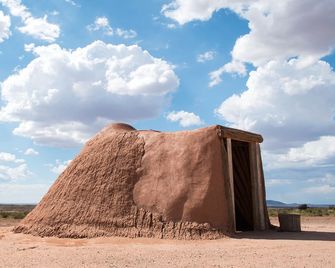 Experience our Traditional Navajo Hogan near Grand Canyon - Cameron