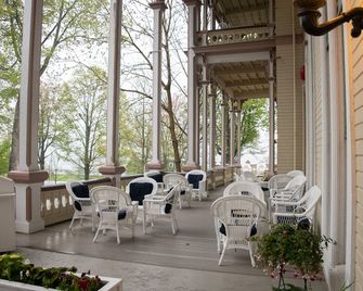 Athenaeum Hotel - Chautauqua - Patio