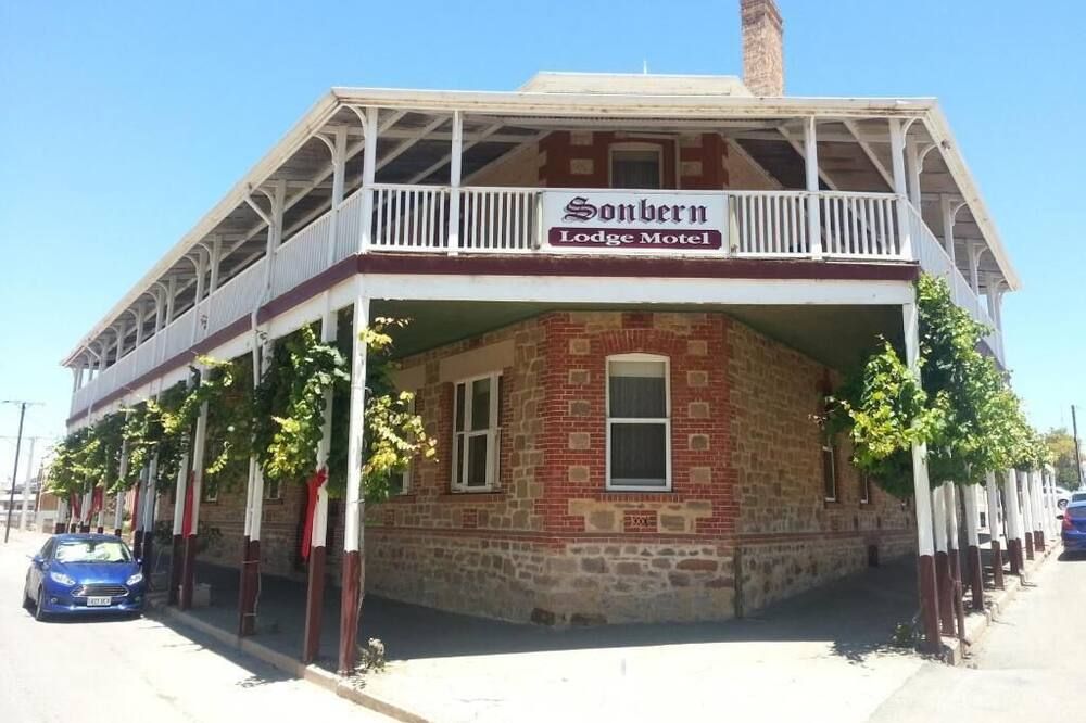 سونبرن لودج موتل