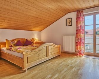 Gasthaus Schaupp - 콜른부르크 - 침실