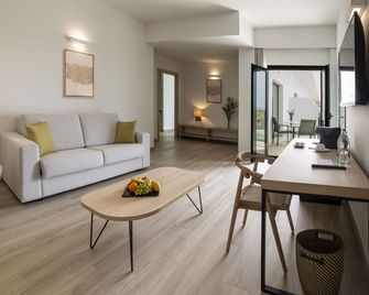 Cabogata Beach Hotel - אלמריה