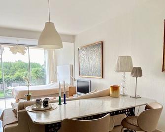Adorable apartment in a absolute calm garden luxury residence near sea village - Cassis - Essbereich
