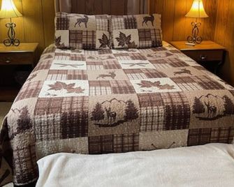 Cozy Chalet at Ski Brule Mountain ski resort in Iron River MI - Iron River - Habitación