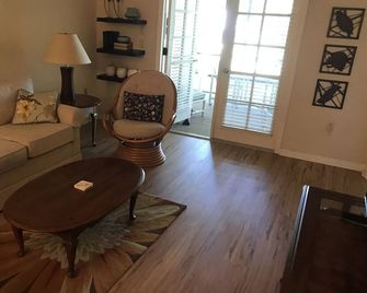 2 bed/ 2bath condo Hernando Florida. Beautiful Citrus Hills Community - Hernando - Living room