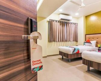 Fabhotel Landmark Residency - Nr Midc Turbhe - Navi Mumbai - Спальня